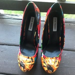 Floral Print Steve Madden pumps